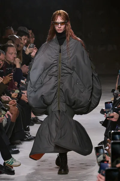 Look 26